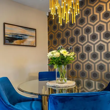 Boutique At The Old Fire Station Apartment *