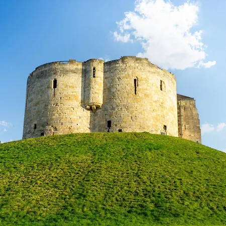 Boutique At The Old Fire Station Apartmán *