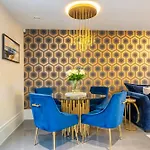 Apartamento Boutique At The Old Fire Station *
